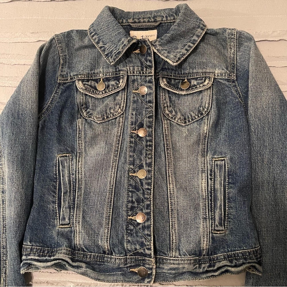 ❤️2/$15 or 3/$21❤️  2.1 Denim Jacket, Size Small